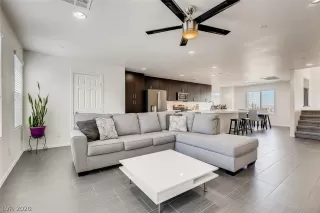 Photo #3: 2215750 Listing