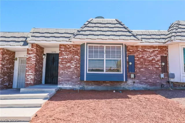 MLS: 2215759 Condo For Sale