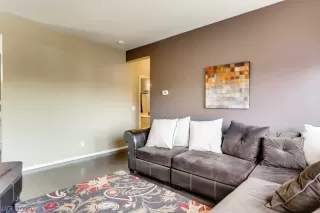 Photo #5: 2215760 Listing 