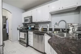 Photo #2: 2215764 Listing