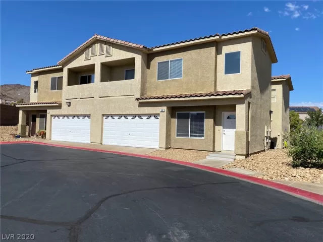 MLS: 2215771 Condo For Sale