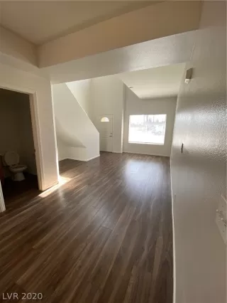 Photo #1: 2215771 Listing 