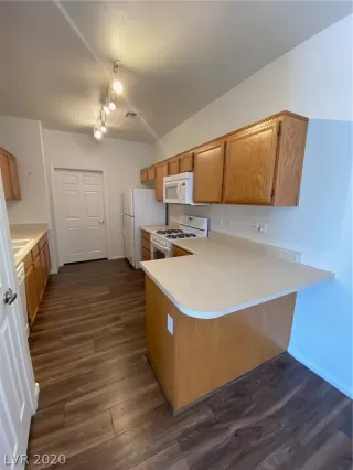 Photo #5: 2215771 Listing 