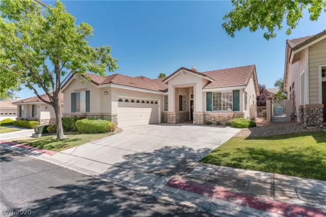 MLS: 2215806 Condo For Sale