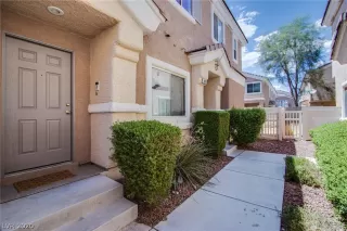 Photo #2: 2215855 Listing