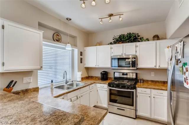 MLS: 2215869 Condo For Sale