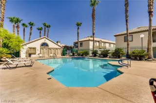 Photo #2: 2215869 Listing