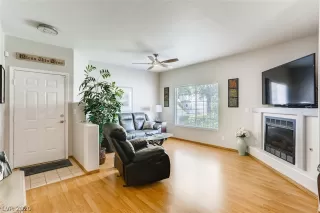 Photo #4: 2215869 Listing