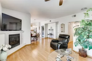 Photo #6: 2215869 Listing