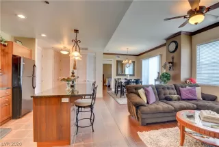 Photo #4: 2215875 Listing