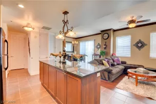Photo #5: 2215875 Listing