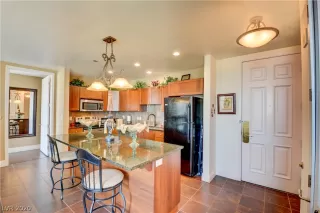 Photo #6: 2215875 Listing