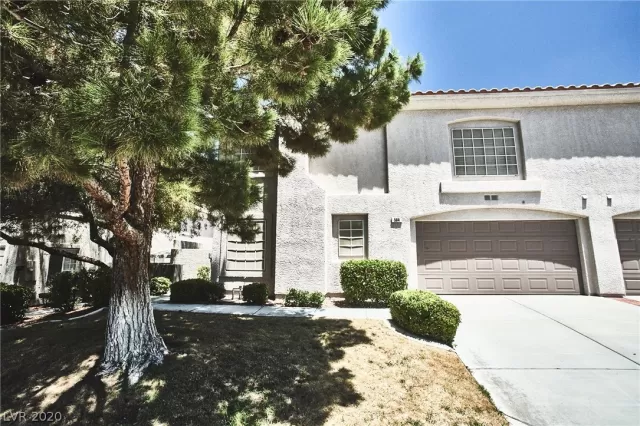 MLS: 2215884 Condo For Sale