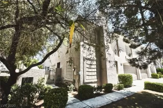 Photo #2: 2215884 Listing