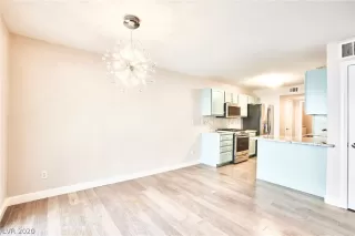 Photo #6: 2215884 Listing