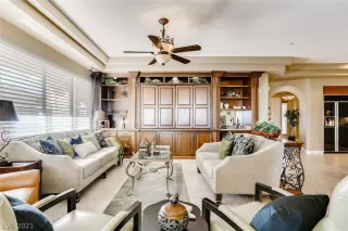 Photo #2: 2215891 Listing