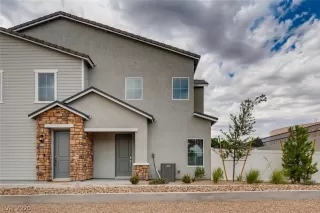 Photo #1: 2215962 Listing 