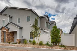 Photo #2: 2215962 Listing 