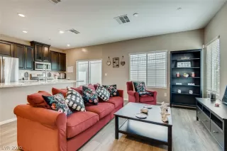 Photo #5: 2215962 Listing 