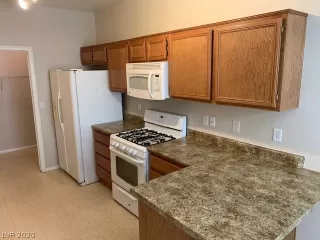 Photo #5: 2215986 Listing 