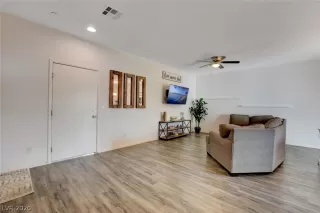 Photo #3: 2216038 Listing 