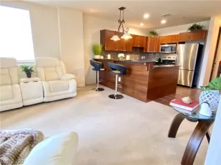 Photo #3: 2216052 Listing