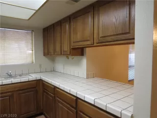 Photo #5: 2216064 Listing 