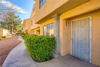 Photo #1: 2216189 Listing