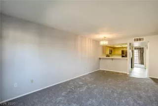 Photo #4: 2216189 Listing