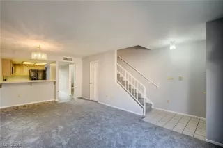 Photo #6: 2216189 Listing