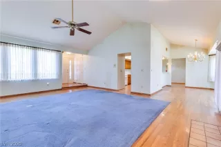 Photo #5: 2216206 Listing