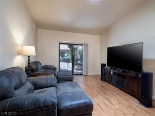 Photo #4: 2216250 Listing