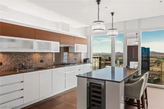 Photo #5: 2216253 Listing