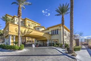 Photo #1: 2216264 Listing