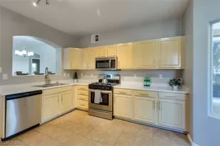 Photo #3: 2216290 Listing 