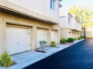 Photo #2: 2216304 Listing