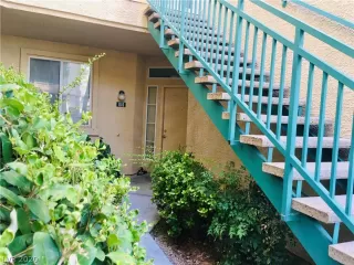 Photo #3: 2216304 Listing