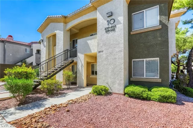 MLS: 2216316 Condo For Sale