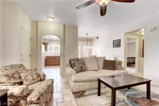 Photo #5: 2216348 Listing