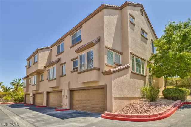 MLS: 2216365 Condo For Sale