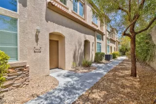 Photo #1: 2216365 Listing 