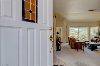 Photo #4: 2216406 Listing