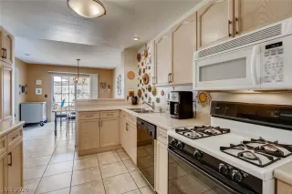 Photo #3: 2216418 Listing 