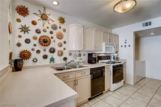 Photo #6: 2216418 Listing 