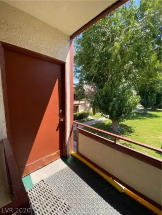 Photo #3: 2216435 Listing