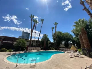 Photo #5: 2216435 Listing