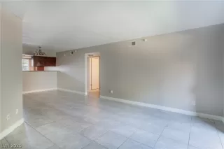 Photo #3: 2216464 Listing