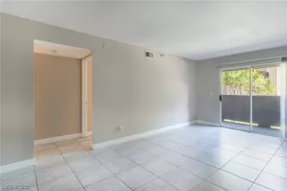 Photo #4: 2216464 Listing