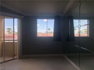 Photo #3: 2216503 Listing