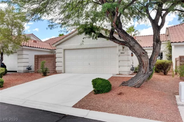 MLS: 2216506 Condo For Sale